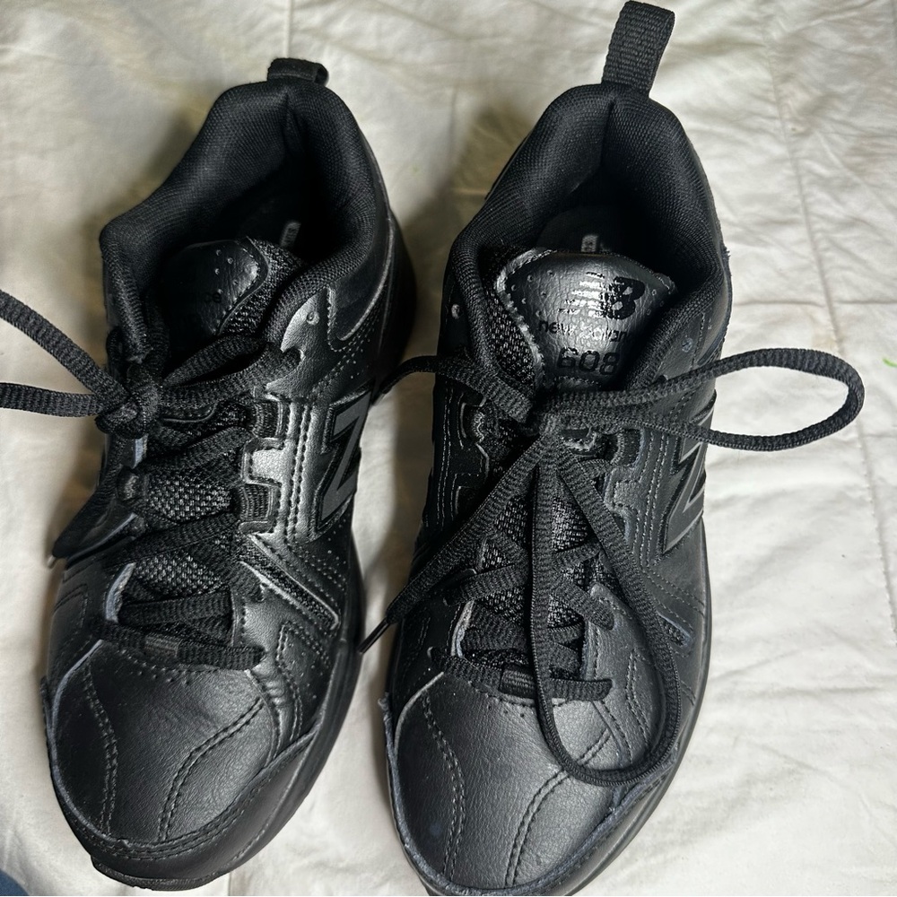 New balance 608v5 Womens size 6 shoes black leather low top work sneakers